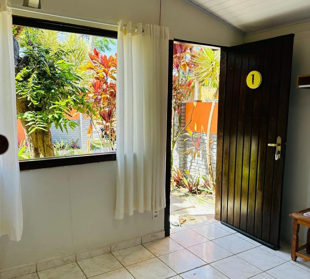 Pousada Tropicalia Porto Seguro 2*,